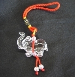 Clear Liuli Elephant Charm