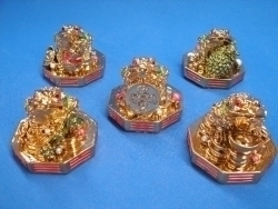Set of Golden Money Frog Statues